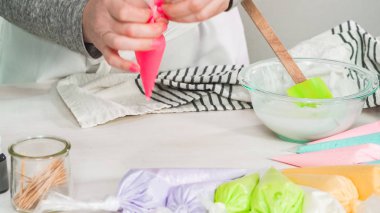 Paskalya kurabiyesi yapmak