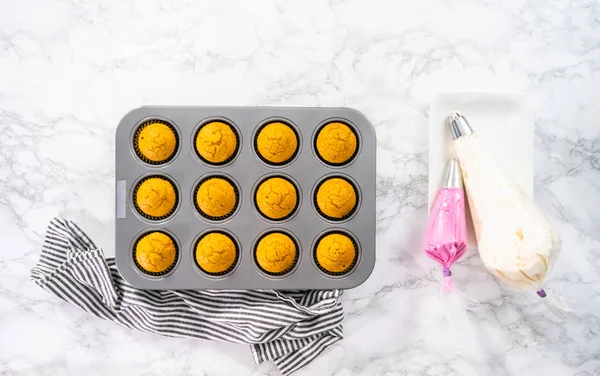 Pumpkin spice cupcake — Stock Photo, Image