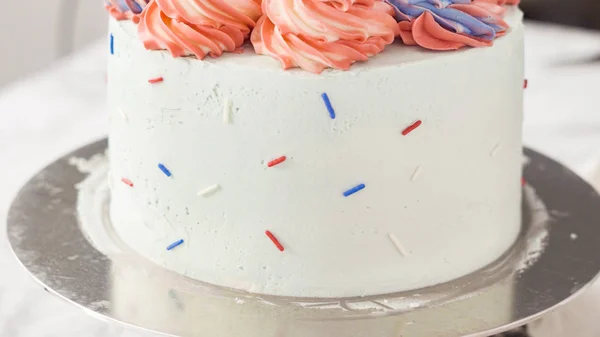 Baka tårta — Stockfoto