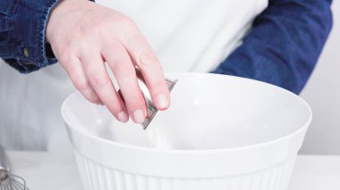 Tek boynuzlu at kekleri pişiriyorum.