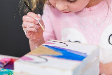 Çocuklar el sanatları projesi