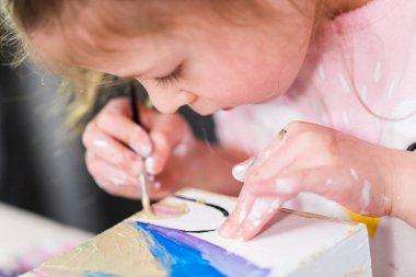 Çocuklar el sanatları projesi