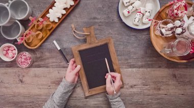 Tebeşir tahtaya yazma