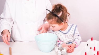 Royal Icing karıştırma