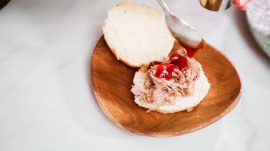 çekti domuz sandviç