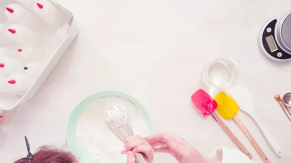 Mixing royal icing — Stock Photo, Image