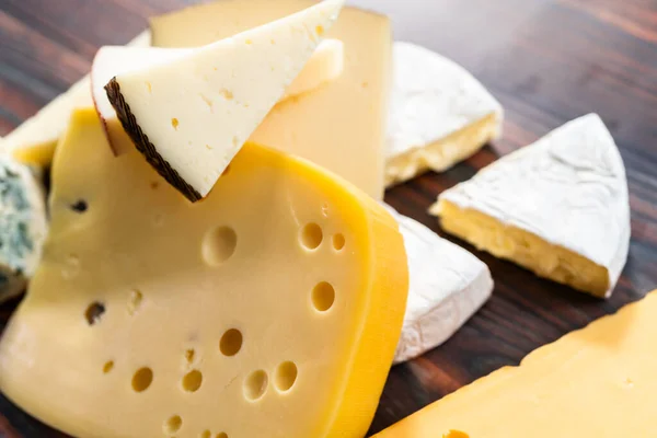 Cuñas de queso — Foto de Stock