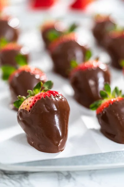 Fresas bañadas en chocolate —  Fotos de Stock