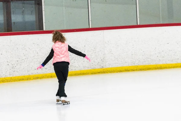 Young figure skater — Stock Photo, Image