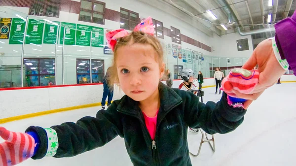 Aprender a patinar — Fotografia de Stock