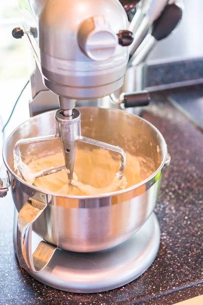 Baking pound cakes