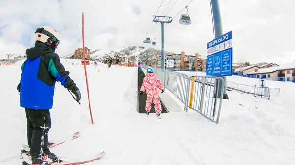 Apprendre à skier — Photo