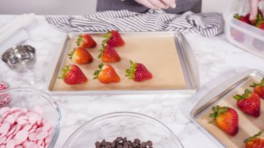 çikolata batırılmış çilek