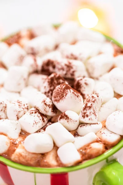Chocolate Quente Americano Com Coberturas Marshmallow Grande Caneca Natal — Fotografia de Stock