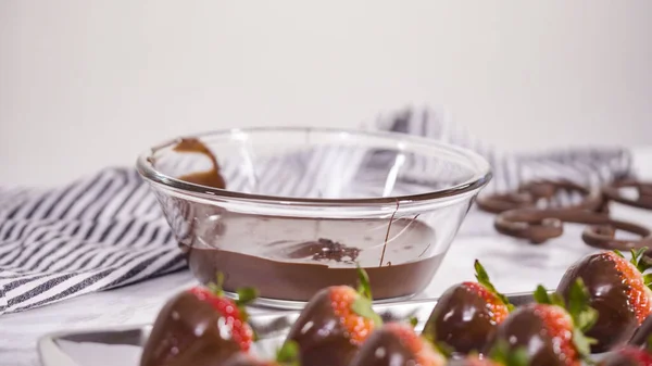 Step Step Dipping Organic Strawberries Bowl Melted Chocolate Prepare Chocolate — Stock Photo, Image