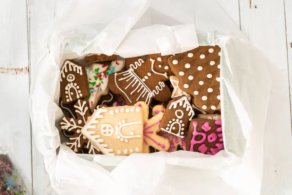 Envolvendo Biscoitos Caseiros Gengibre Açúcar Natal Para Presentes — Fotografia de Stock