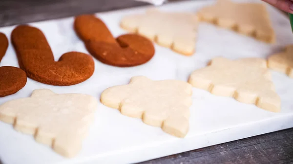 Schritt Für Schritt Lebkuchen Und Zuckerplätzchen Mit Königlichem Zuckerguss Weihnachten — Stockfoto