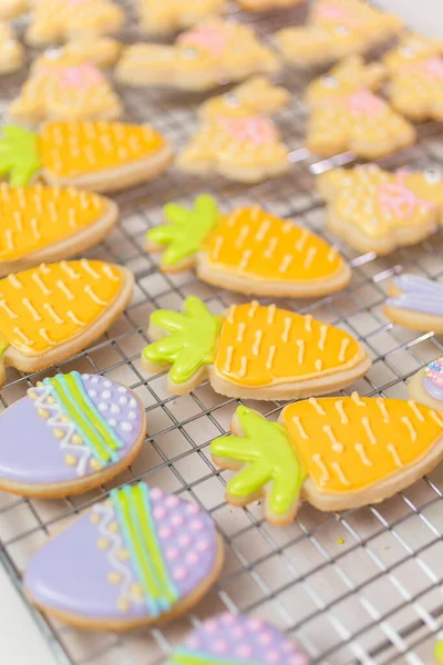 Biscoitos Açúcar Páscoa Decorados Com Cereja Real Cores Diferentes — Fotografia de Stock