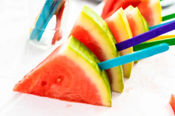 Rote Wassermelone Scheiben Eis Stiel Für Kinder — Stockfoto