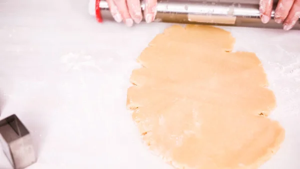 Schritt Für Schritt Teig Für Zuckerkekse Mit Nudelholz — Stockfoto