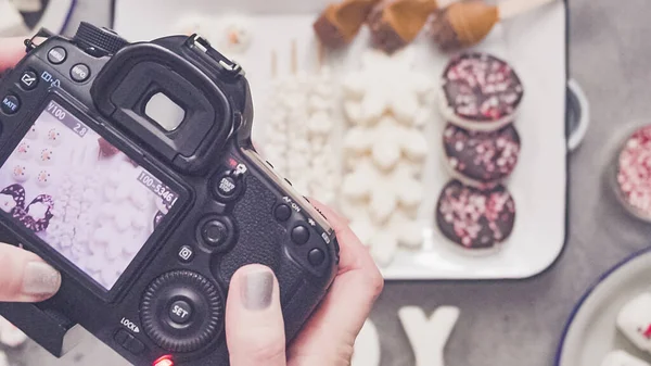 Flat Lay Taking Pictures Food Digital Camera — Stock Photo, Image