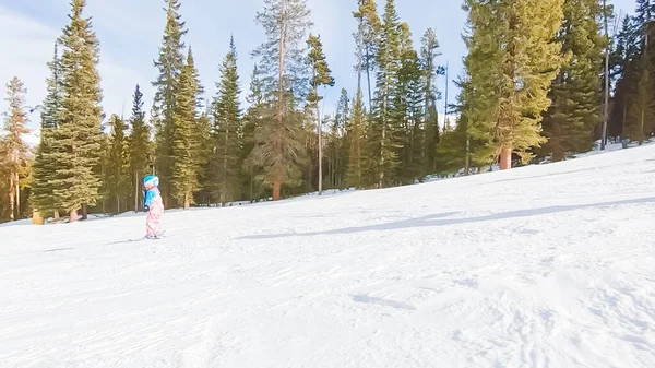 Keystoone Colorado Estados Unidos Enero 2019 Niña Aprendiendo Esquiar Colina —  Fotos de Stock