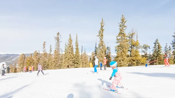 Keystoone Colorado Usa Gennaio 2019 Bambina Che Impara Sciare Giù — Foto Stock