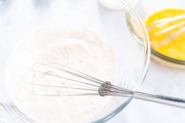 Mardi Gras vanilyalı keklerin karışımı..