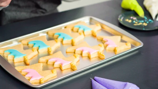 Décorer Les Biscuits Sucre Licorne Avec Glaçage Royal Multicolore — Photo