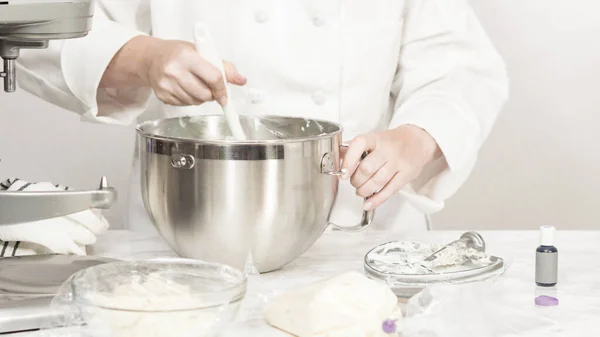 Mistura Ingredientes Misturador Cozinha Para Fazer Cobertura Creme Manteiga — Fotografia de Stock