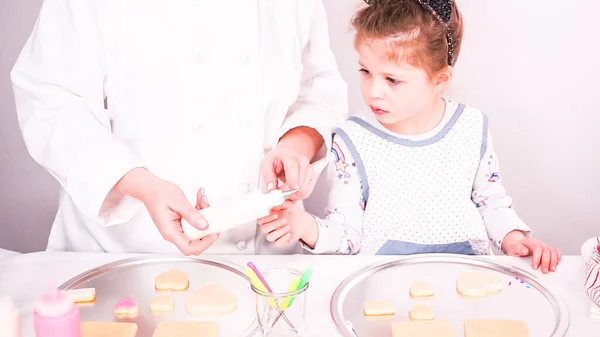 Schritt Für Schritt Zuckerkekse Mit Königlichem Zuckerguss Und Streusel Für — Stockfoto