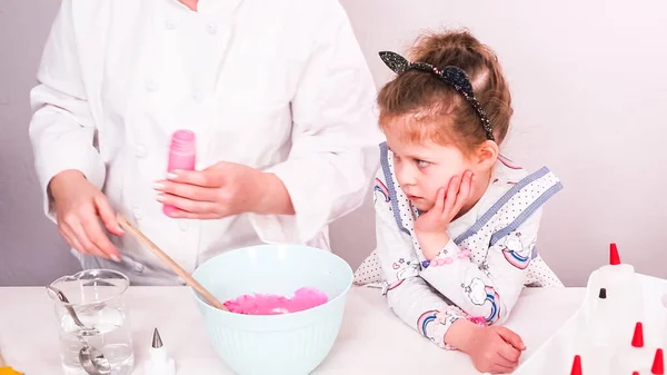 Pas Pas Mélange Glaçage Royal Pour Décorer Les Biscuits Sucre — Photo