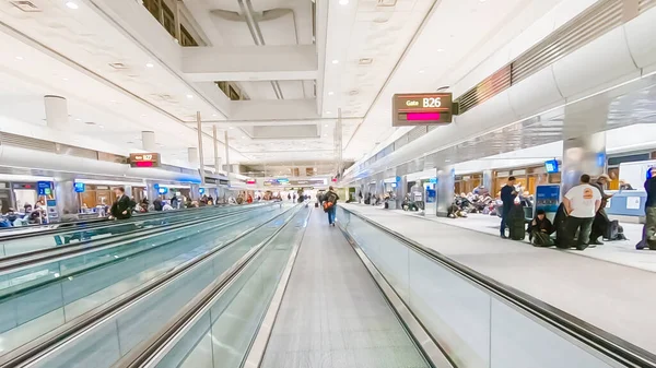 科罗拉多州 2019年1月11日 在丹佛国际机场的一个航站楼移动人行道 — 图库照片