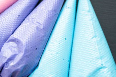 Plastik boru torbalarda Kraliyet buzlanma renklerin çeşitliliği.