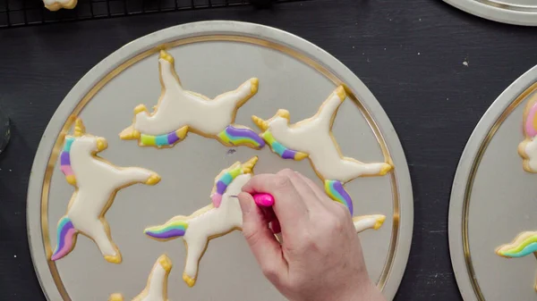 Pose Plate Pas Pas Décorer Les Biscuits Sucre Licorne Avec — Photo