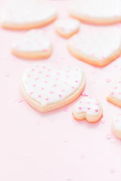 Biscotti Zucchero Forma Cuore Decorati Con Glassa Reale San Valentino — Foto Stock