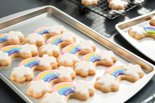 Décorer Les Biscuits Sucre Sur Thème Licorne Avec Glaçage Royal — Photo