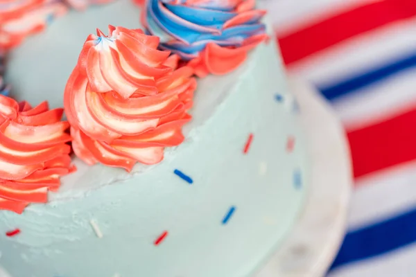 Rood Wit Blauw Ronde Vanille Cake Met Boterroom Glazuur Voor — Stockfoto
