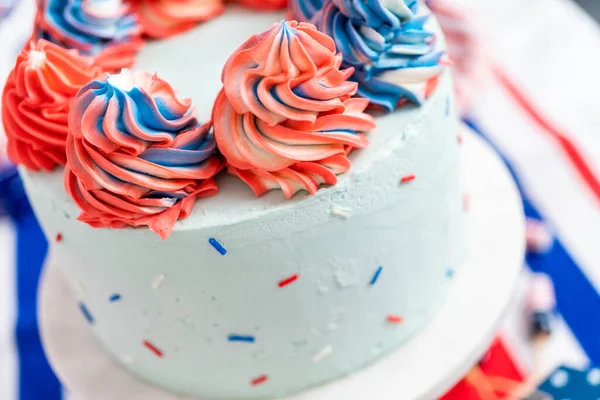 Red White Blue Vanilla Cake Buttercream Frosting July 4Th Celebration — Stock Photo, Image