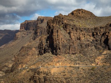Dağ manzarası Degollada de Las Yeguas üzerinden bir bakış. Gran Canaria, İspanya.