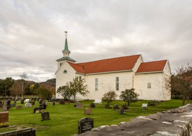 Lindesnes, Norveç - Ekim 2019 Spangereid Kirke, 1100 civarından kalma eski bir Roma taş kilisesi..