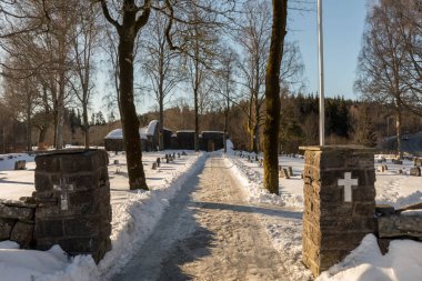 Bamble, Norveç - 17 Mart 2018: Aziz Olavs Kilisesi kalıntıları Bamble, Norveç.