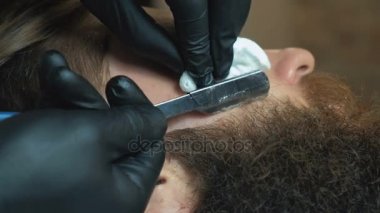 Kuaför sakallı kesme acımasız adam, Kuaför Salonu salon