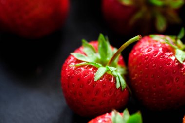 taze olgun Bahçe çilek, makro çekim