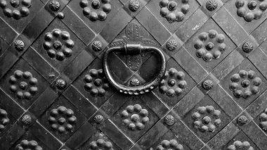 Dövme Dekoratif süsleme kapı elemanları, portre dövme kapısı ya da çit.