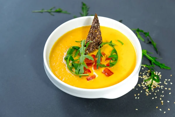 Zupa z dyni z pomidorów i marchewki — Zdjęcie stockowe