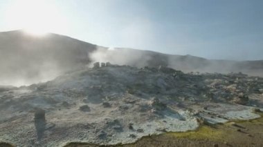 Kükürt sıcak geysers