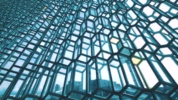 Glasfönster abstrakt byggnad — Stockvideo
