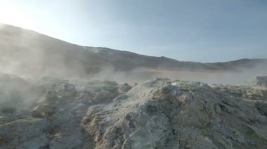 Kükürt sıcak geysers