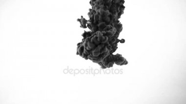 Siyah mürekkep damla su